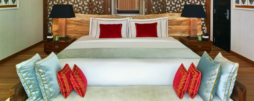 content/hotel/Jumeirah Vittaveli/Accommodation/5 Bedroom Royal Residence with Pool/JumeirahVittaveli-Acc-RoyalResidence-05.jpg